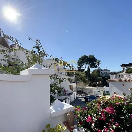 Beautiful Views, Pool & Just 10min To The * 内尔哈
